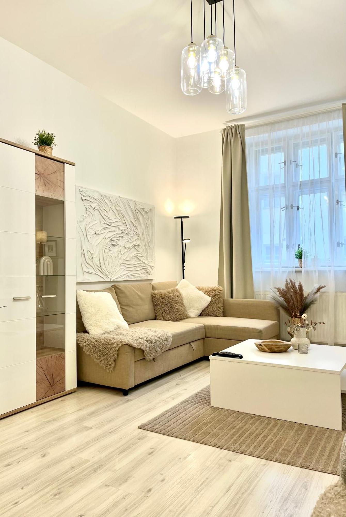 James Bond Apartment Old Town Bratislava Ngoại thất bức ảnh