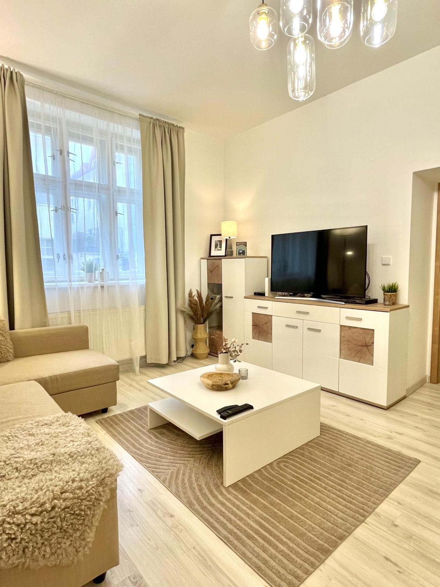 James Bond Apartment Old Town Bratislava Ngoại thất bức ảnh