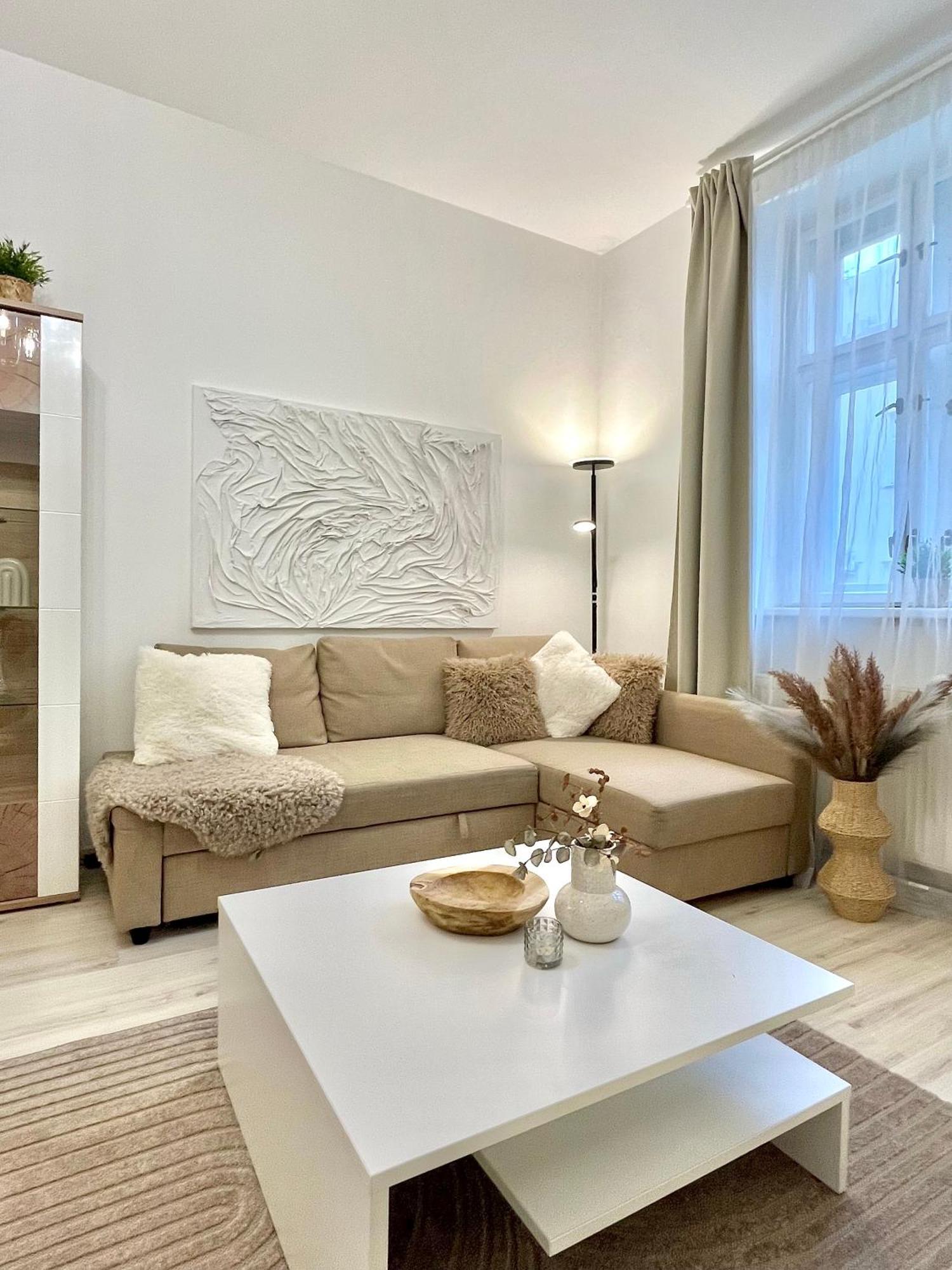 James Bond Apartment Old Town Bratislava Ngoại thất bức ảnh