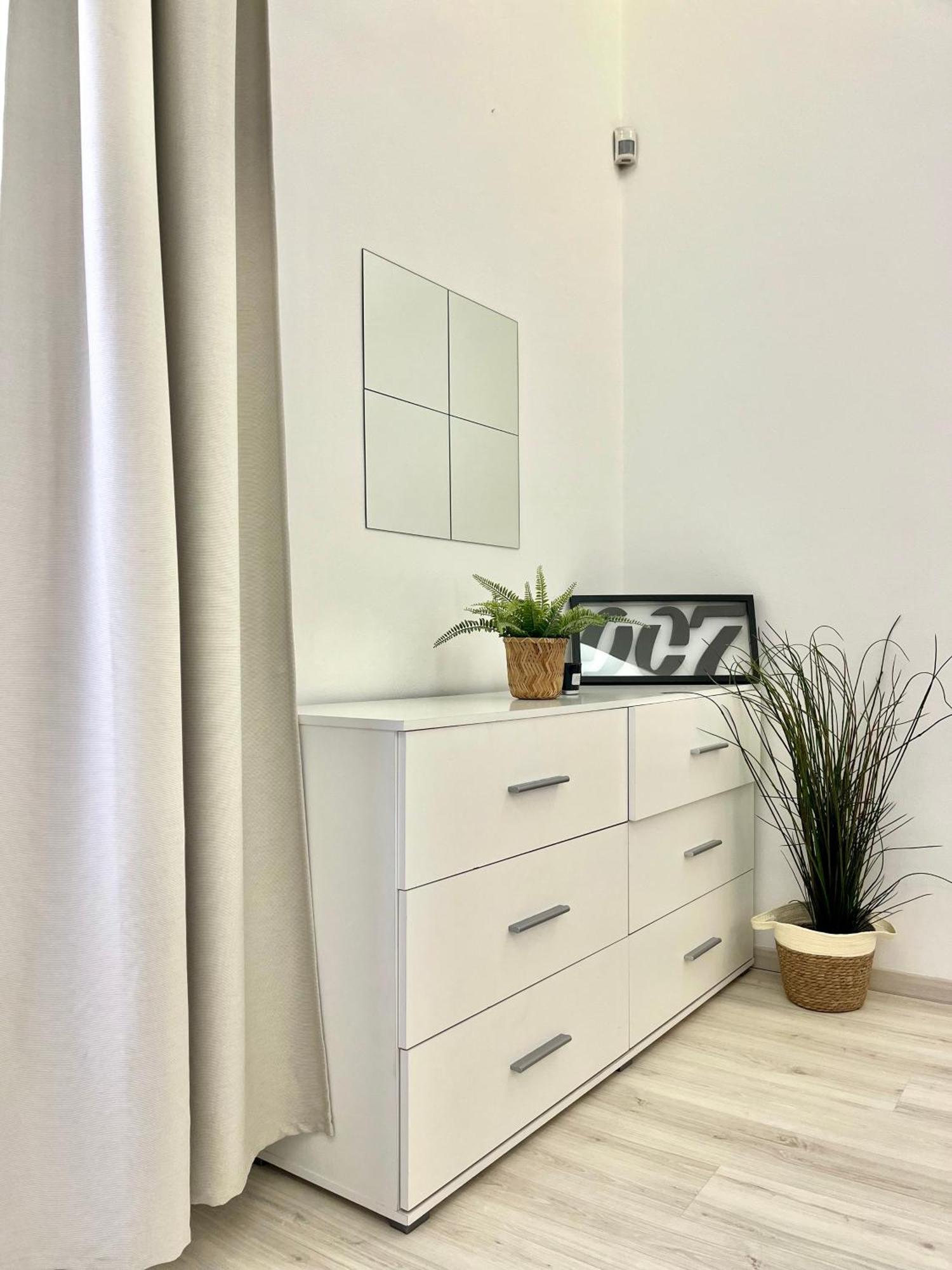 James Bond Apartment Old Town Bratislava Ngoại thất bức ảnh